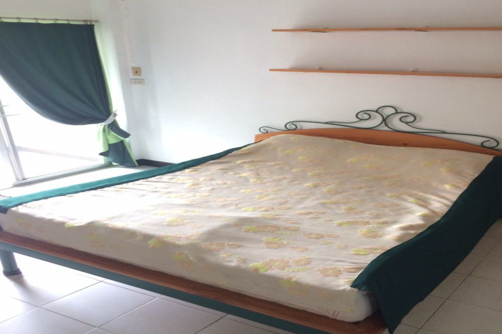 Baankhunmae Apartment Бангкок Екстер'єр фото