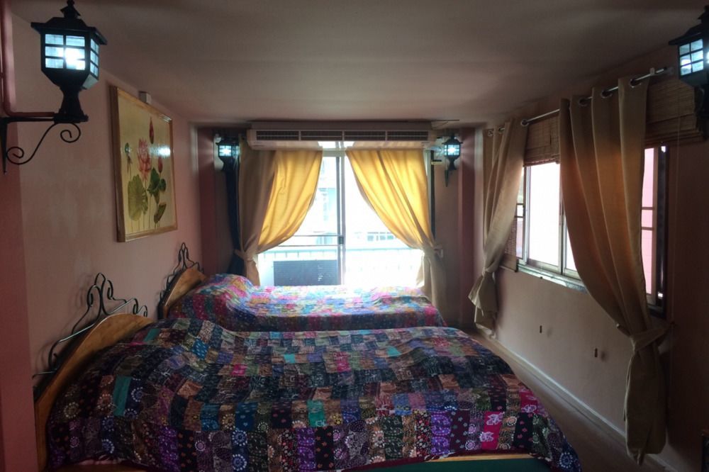 Baankhunmae Apartment Бангкок Екстер'єр фото