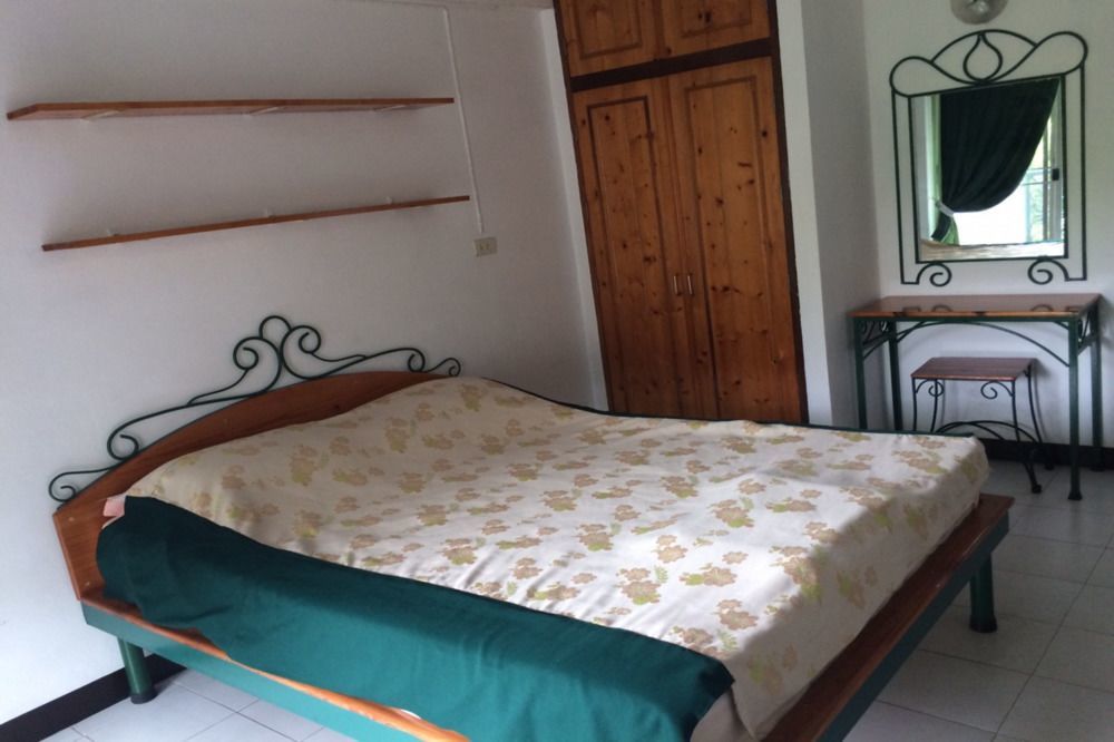 Baankhunmae Apartment Бангкок Екстер'єр фото