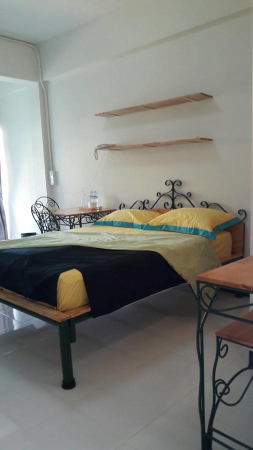 Baankhunmae Apartment Бангкок Екстер'єр фото